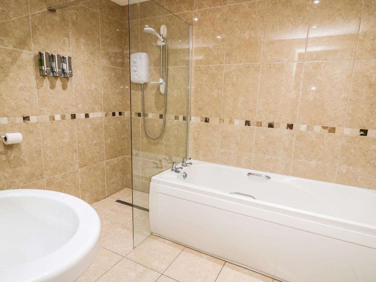 Bridgend Cottages لاندريندود ويلز المظهر الخارجي الصورة